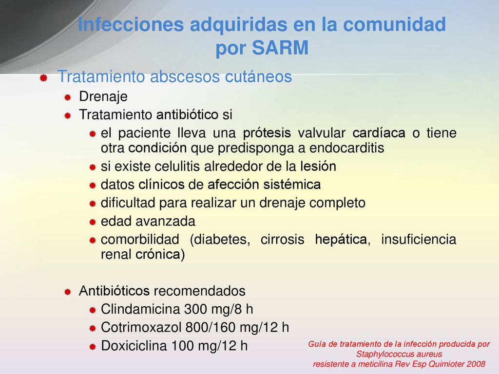 ¿Cómo se trata la infección cutánea por Staphylococcus aureus?